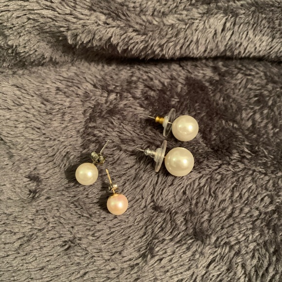 Pearl Earrings (Two Big & Two Small) - Picture 3 of 4